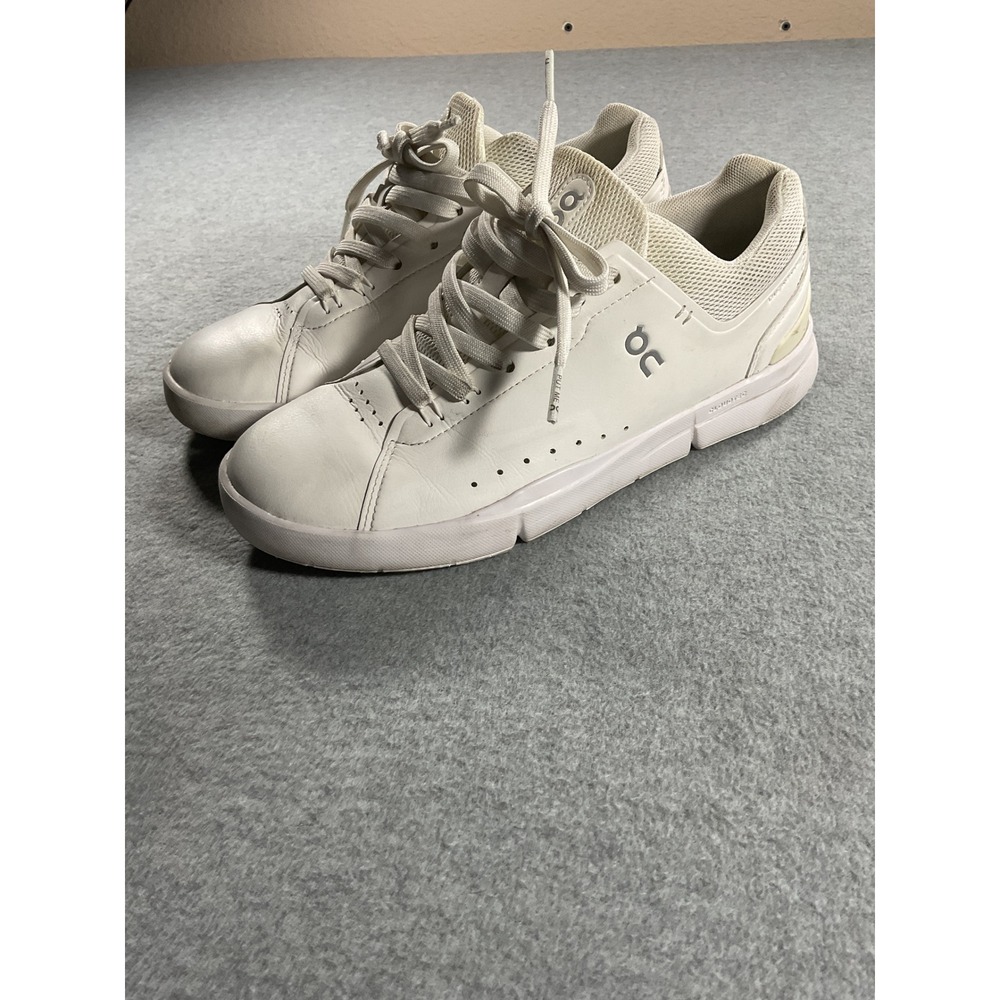 On The Roger Advantage Sneakers White Silver Women 8.5 48.99452 Swiss Engineered